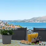 Modernes Mit Gartennutzung- Einer Gross By Interhome Τρογκίρ