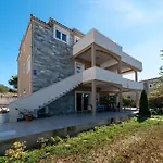 Modernes Mit Gartennutzung- Einer Gross By Interhome Διαμέρισμα