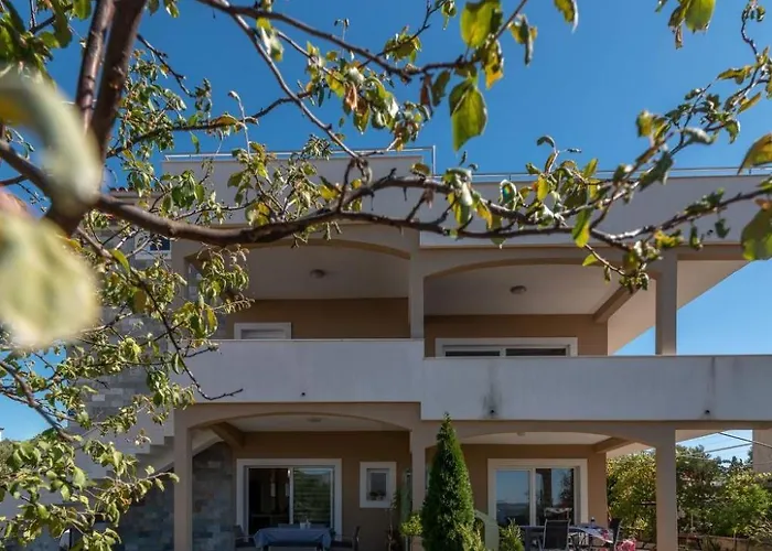 Апартаменты Modernes Mit Gartennutzung- Einer Gross By Interhome