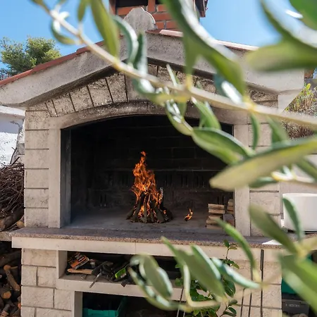 Modernes Mit Gartennutzung- Einer Gross By Interhome تروغير